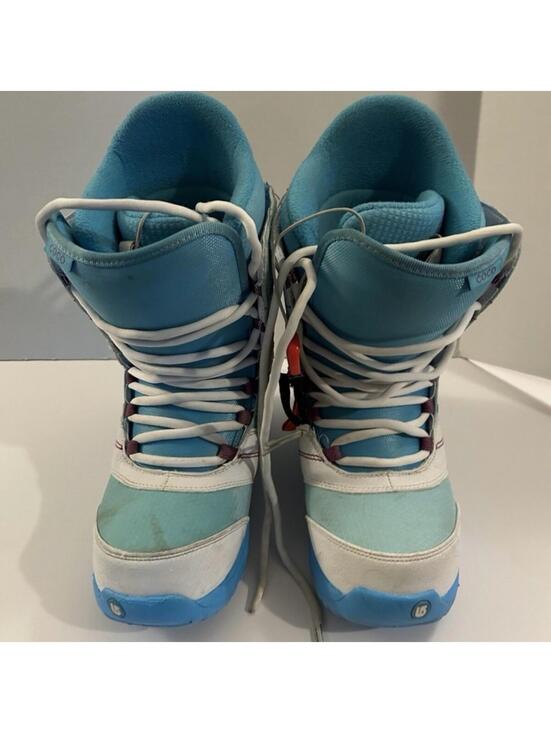 burton coco snowboard boots womens Mint - Women's - Black It has a soft flex and plush liner to keep your feet comfy and cozy all day long Snowboard Boots: Women's Size M